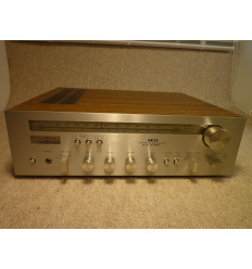 Akai AA-1020