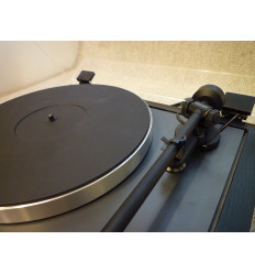 Linn Axis